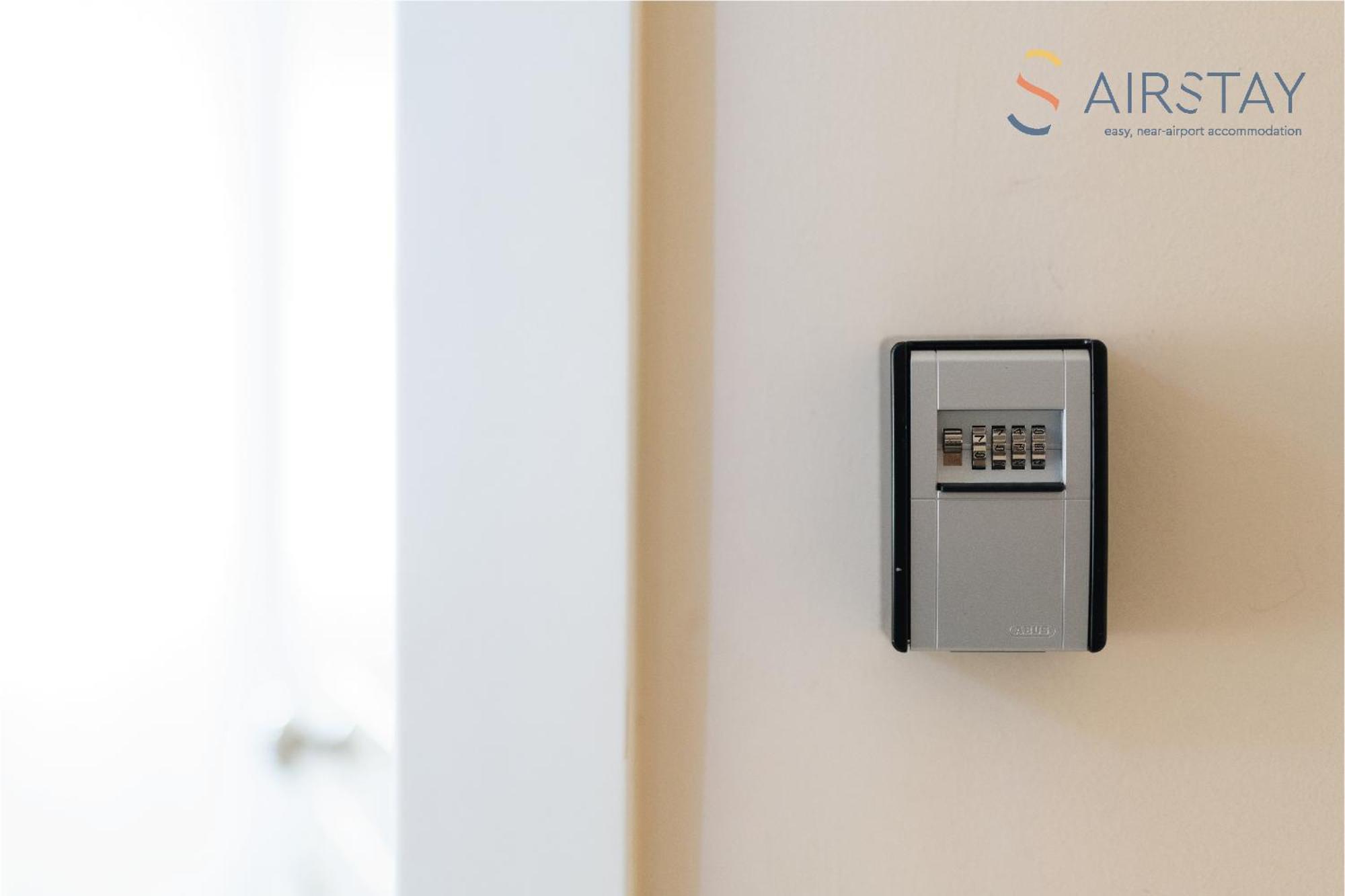 Elise Apartment Airport By Airstay Σπάτα Εξωτερικό φωτογραφία